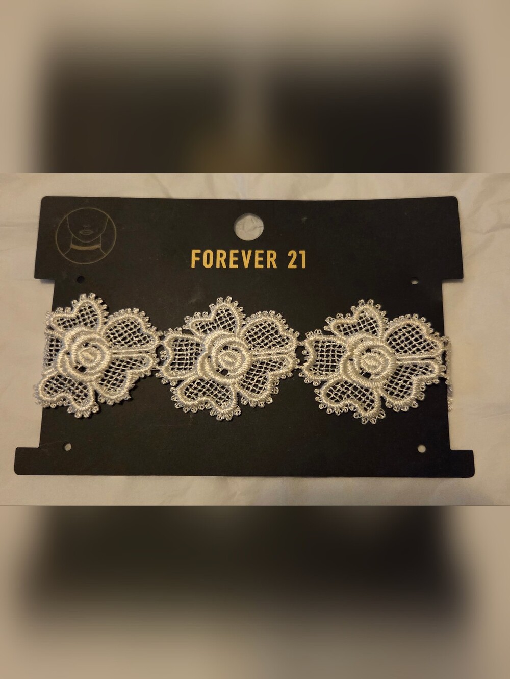 Forever 21 Ivory Floral Lace Choker